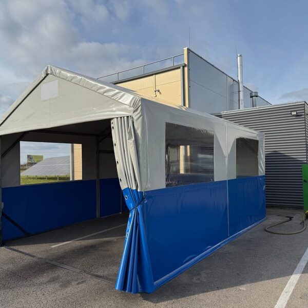 Metāla karkasa nojume Valmiera - atvērti aizkari