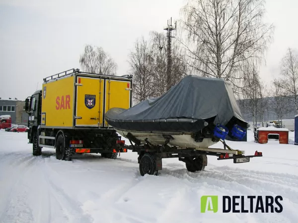 Glābšanas dienesta motorlaivas pārsegs