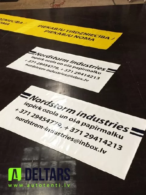 REKLĀMA-UZ-AUTO-PIEKABĒM-PVC-22