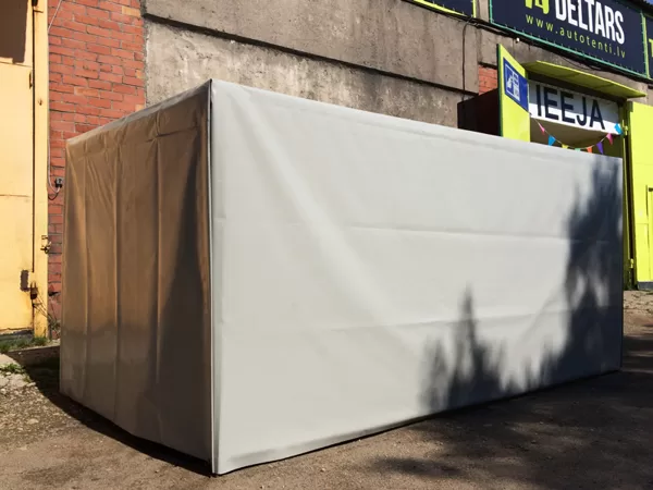 noceļams karkass ar tentu no piekabes